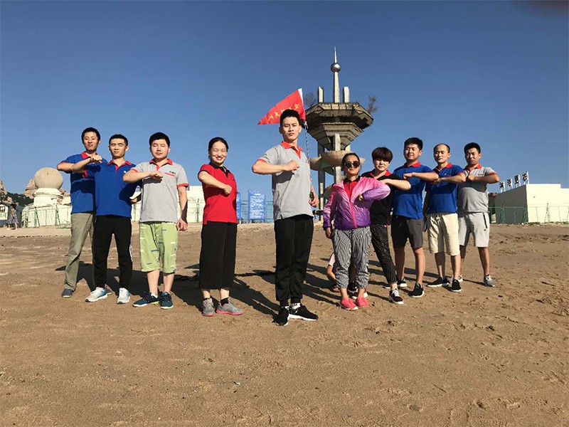 凌工科技員工在青島進行戶外活動